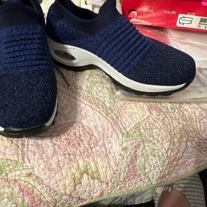 Amazon Women's Blue Flats & Loafers